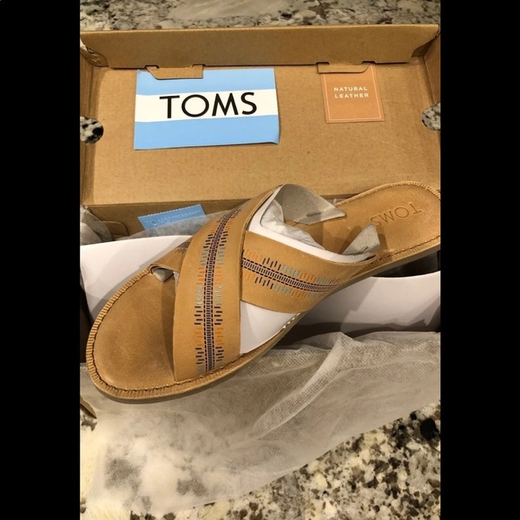 Toms leather slides size 8 - Picture 2 of 5